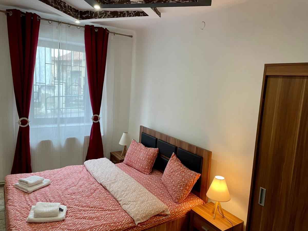 Tampa Residence 브라쇼브 외부 사진