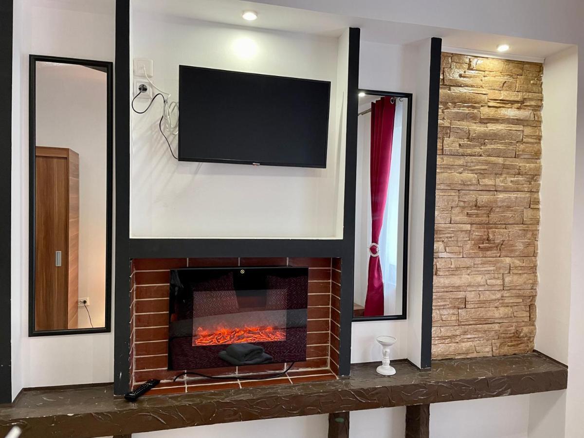 Tampa Residence 브라쇼브 외부 사진